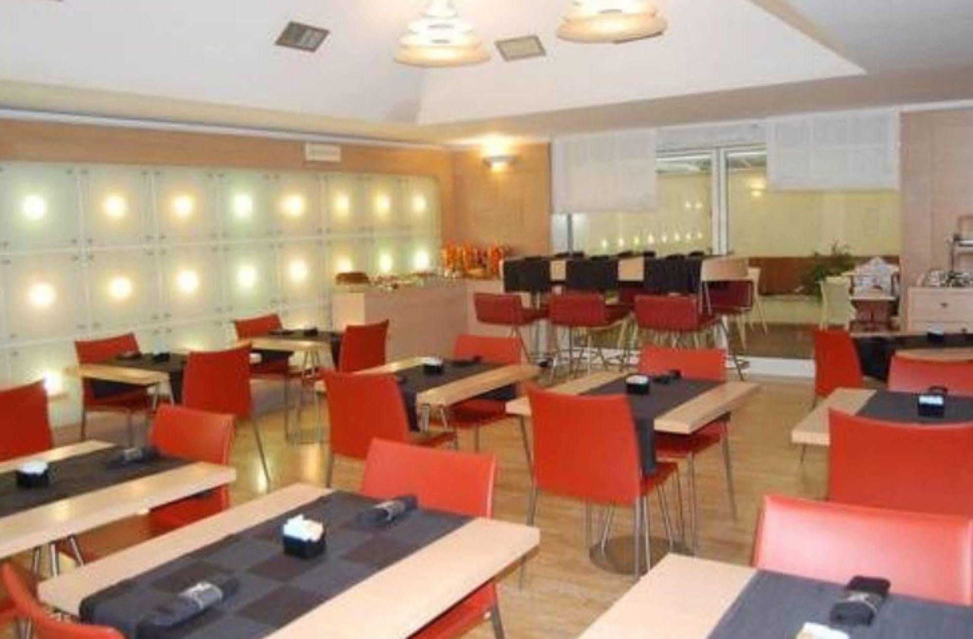 Leonardo Boutique Hotel Rome Termini Ngoại thất bức ảnh